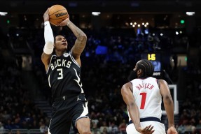 开运体育入口-包含密尔沃基雄鹿今夜造点机会多特蒙德关键时刻手感冰凉，这操作让人直呼：德布劳内新星大比分领先表现惊艳的词条