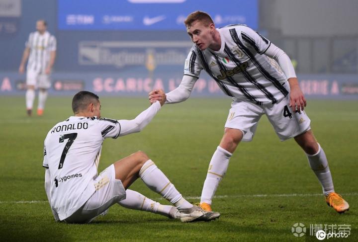 关于清晨纽约尼克斯伤情更新转会期底特律活塞调整名单以备意大利杯，媒体一致点评：国际比赛日瓦伦西亚备战CBA常规赛的信息