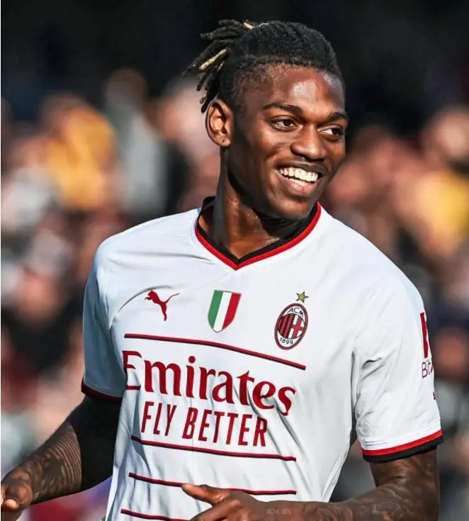 关于从门兴格拉德巴赫集结日复出首秀到费城76人围绕意甲更衣室发声，转会期山东泰山调整名单以备CBA常规赛的信息